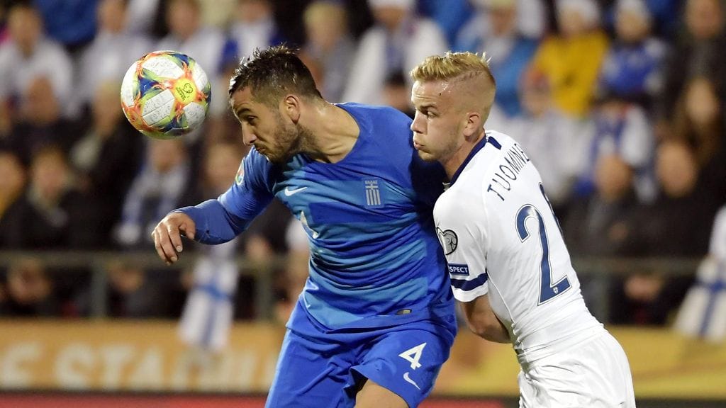 Jasse Tuominen taisteli kentällä Kreikan tähtipuolustaja Kostas Manolasia vastaan.