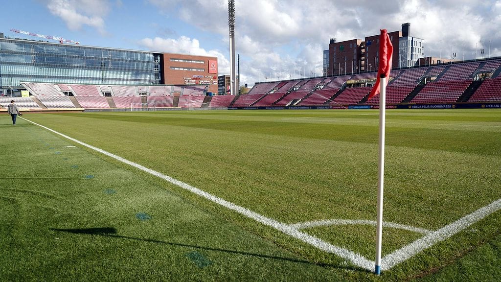 Kauppakeskus sijaitsee Ratinan stadionin vieressä Tampereella.