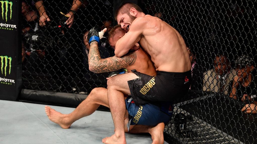 Habib Nurmagomedov kukisti Dustin Poirierin kuristusotteella.