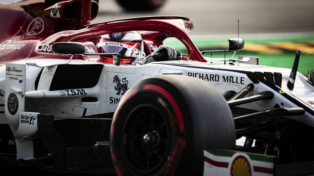 Kimi Räikköselle laitettiin väärät renkaat Italian kisastartissa.