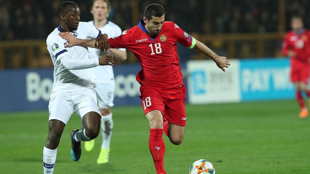 Henrikh Mkhitarjan tarjosi Suomelle kallisarvoista apua EM-kisapaikan metsästyksessä.