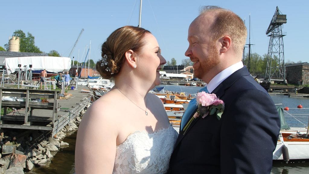 Anniina ja Ville avioituivat ensitreffeillä.