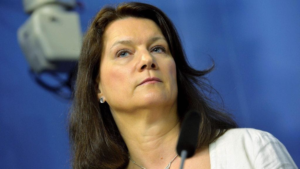 Ruotsin ulkoministeri Ann Linde vaatii Kiinaa päästämään vapaaksi vankeuteen tuomitun kirjakauppiaan Gui Minhain.