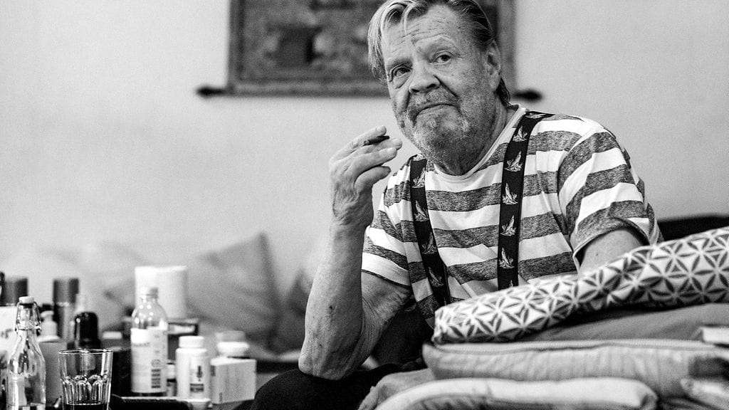 Vesa-Matti Loirin elämäkerrassa on muistokirjoitus taiteilijan tänä vuonna menehtyneelle pojalle.