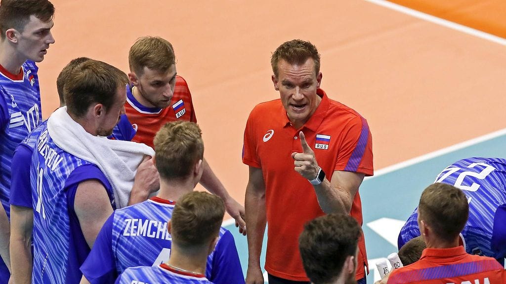 Tuomas Sammelvuo luotsaa Venäjän lentopallomaajoukkuetta.