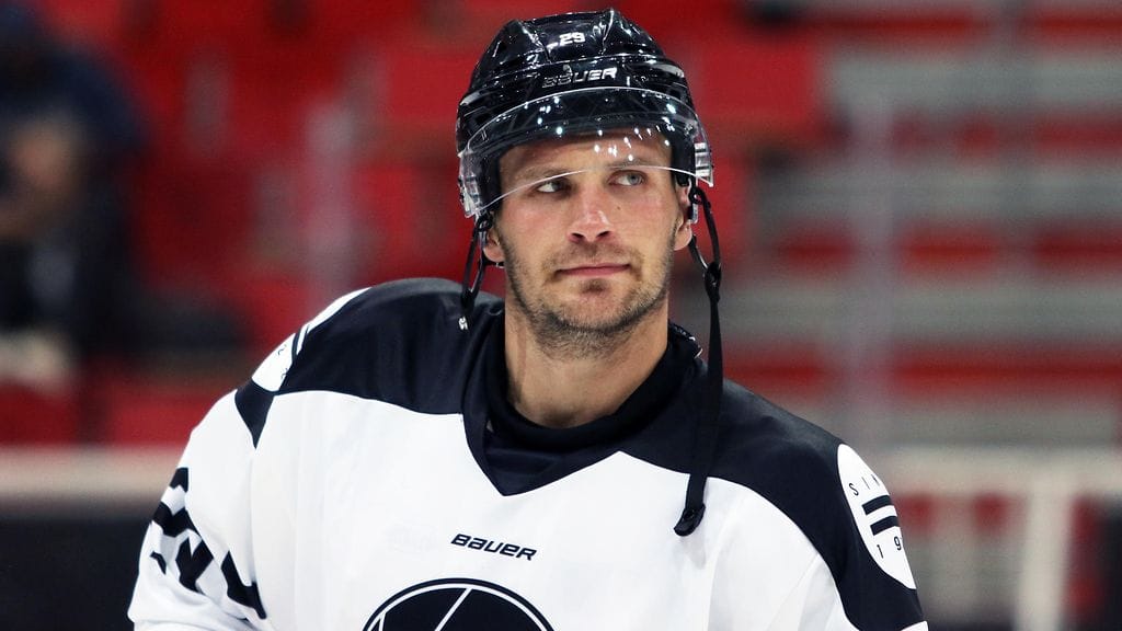 Jonne Virtanen jätti TPS:n syyskuussa. Tämän jälkeen hän pelasi TuTossa Mestistä ennen kuin siirtyi Tanskan liigan Herningiin.