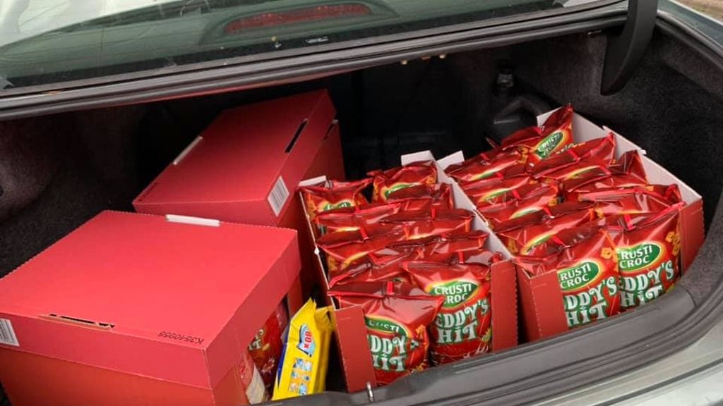 Jenni hamstrasi takakontin täyteen nallesipsejä. Lukijan kuva.