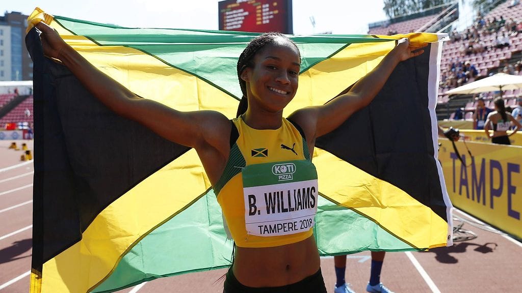 Briana Williams juhli nuorten MM-menestystä Tampereella kesällä 2018.