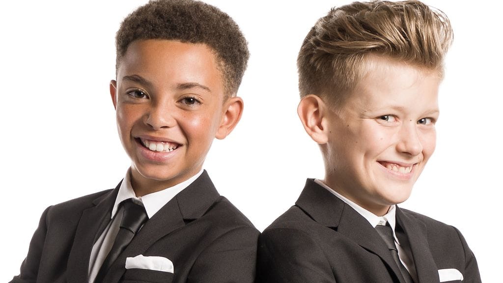 Huuman lauantaina nähtävässä ensimmäisessä suorassa lähetyksessä katsojille esitellään myös Roope Salmisen ja Ernest Lawsonin miniversiot Pikku-Roope ja Pikku-Erkku.