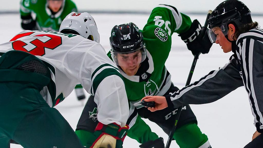 Joel Kiviranta on yksi kevään maailmanmestareista, jotka hakevat paikkaa NHL:n harjoitusleireiltä.