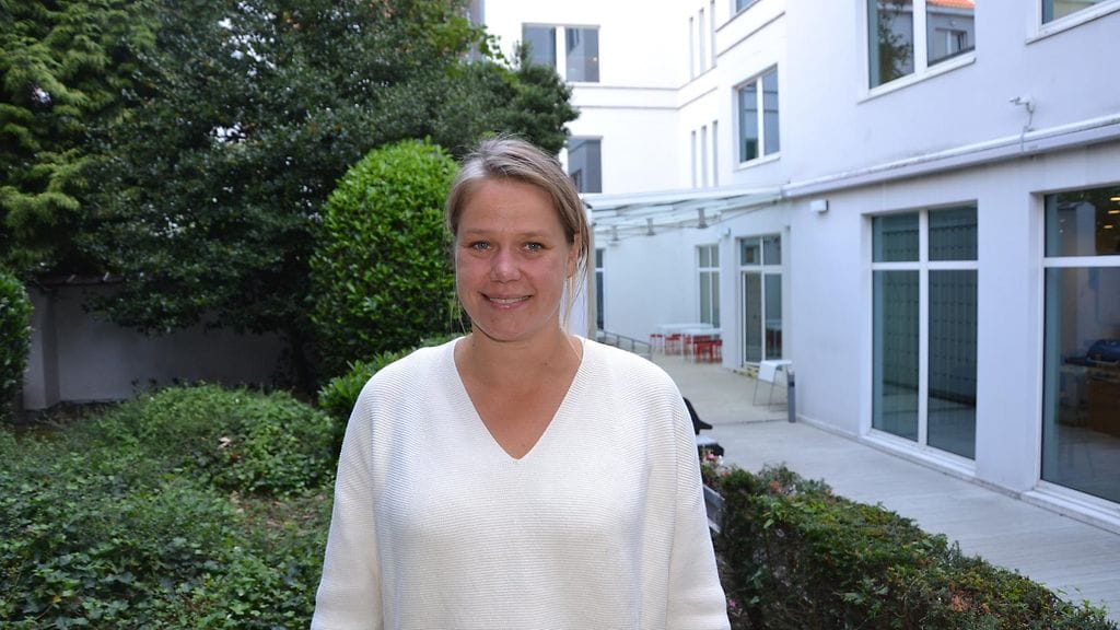 Suomen EU-edustuston kokki Jenni Tuominen ikävöi irtokarkkeja.