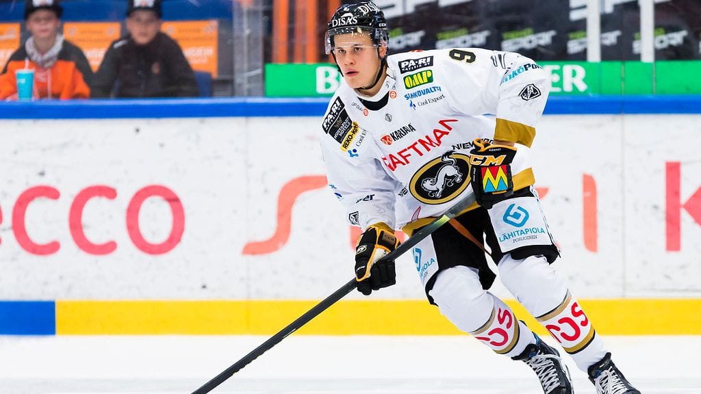 Jesse Puljujärvi avasi pistetilinsä tämän kauden SM-liigassa.