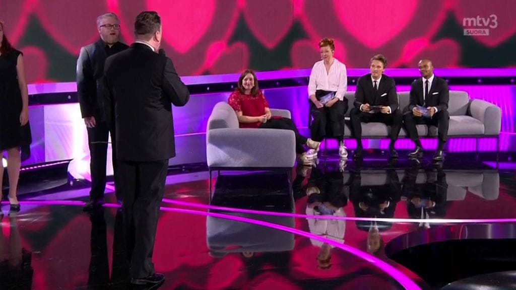 Janne yllätti yleisössä istuneen Jaana-vaimonsa.