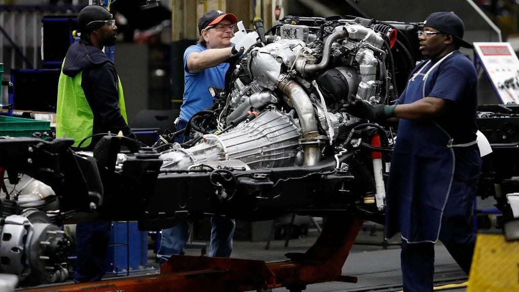 General Motorsin työntekijöitä yhtiön tehtaalla Flintin kaupungissa, Michiganissa.