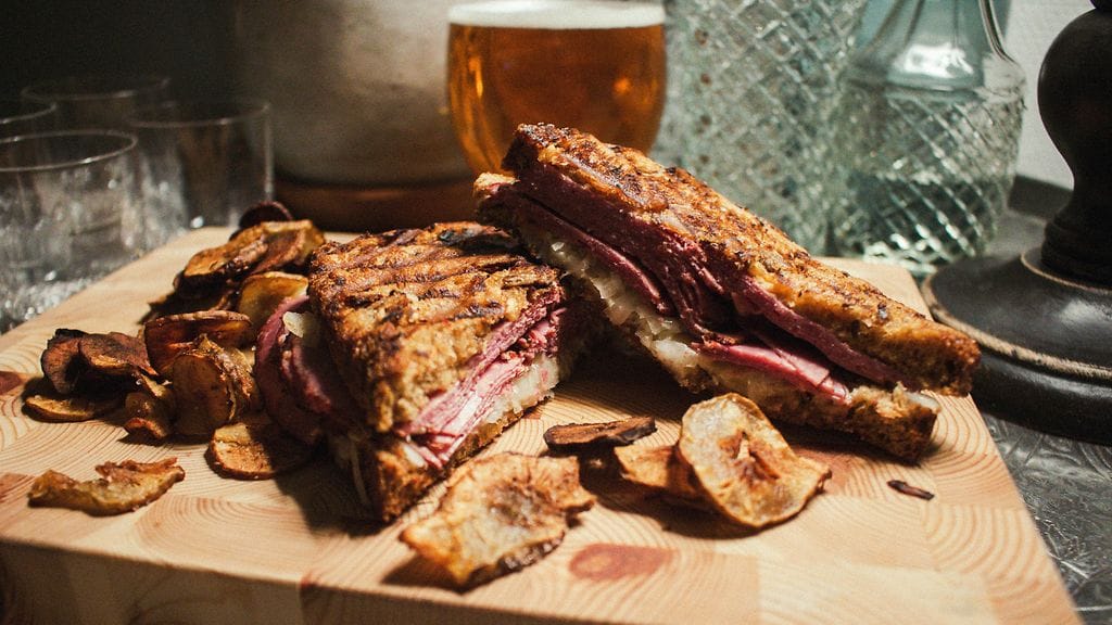 Reuben Sandwich on amerikkalainen suosikkileipä.