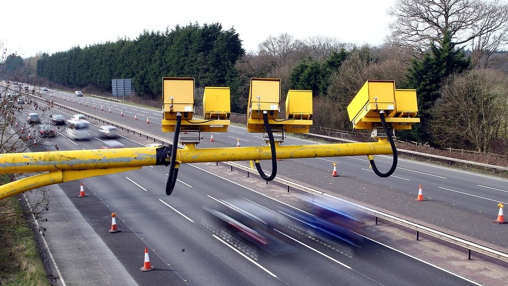 nopeuskamera poliisi iso-britannia peltipoliisi