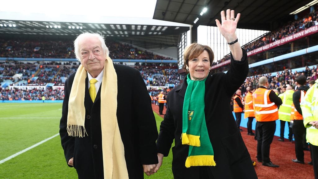 Michael Wynn-Jones ja Delia Smith ovat omistaneet Norwichin 23 vuotta.
