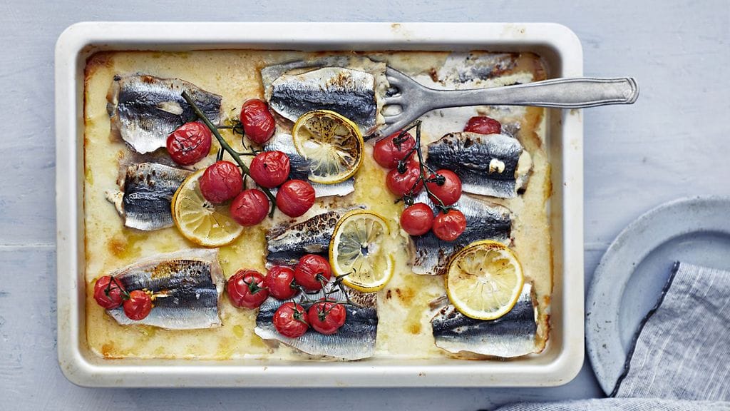 Kirpeät silakkafileet paistuvat yhtä vaivattomasti uunissa kuin lohi.