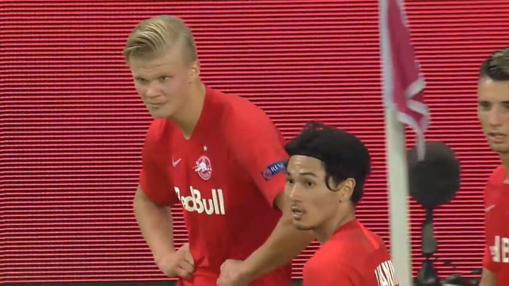 Erling Braut Håland tykitti Red Bull Salzburgille hattutempun.
