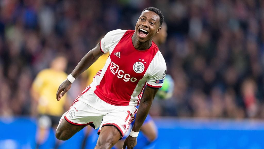 Quincy Promes teki Ajaxin avausmaalin.