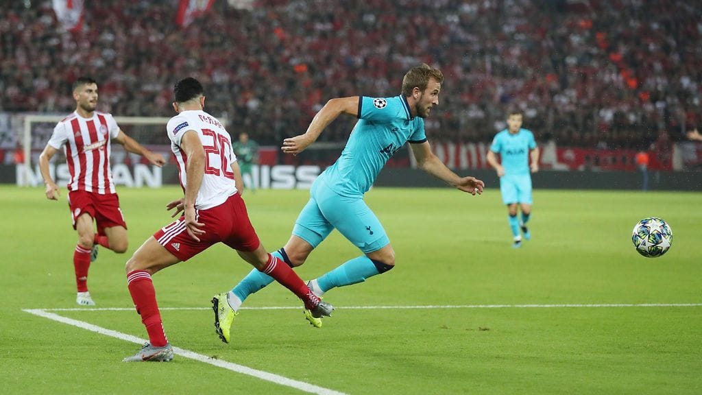 Yassine Meriah kaatoi Harry Kanen rangaistuspotkun arvoisesti.