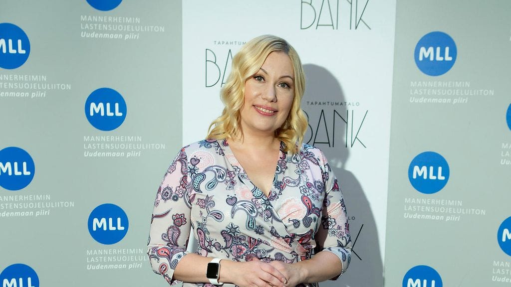 Sanna Ukkola on tuttu muun muassa Sannikka & Ukkolasta, Pressiklubista ja Aamu-tv:stä.