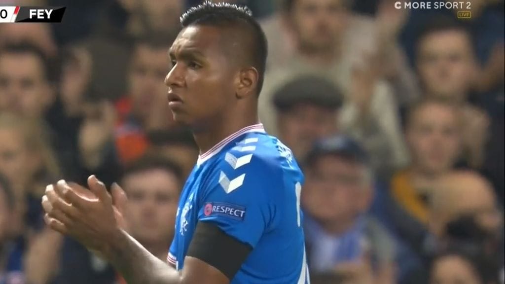 Rangers–Feyenoord-ottelussa myös pelaajat jakoivat taputukset kuolleen Fernando Ricksenin muistolle.