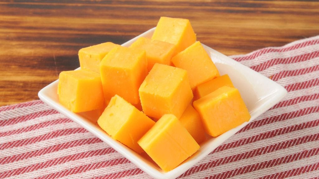 Valerie Schremp Hahn jakoi Twitterissä kuvan lapsensa huulirasvasta. Rasvan tilalla tosin oli juustoa.