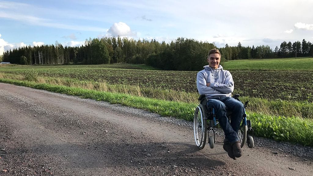 Rakennusyrittäjä Eero Uusitalo lähti keskiviikkona 18.9. neljän päivän pyörätuolivaellukselle Aurasta Lohjalle.