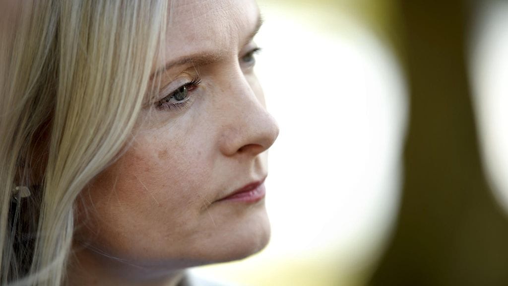 Sisäministeri, vihreiden puheenjohtaja Maria Ohisalo kommentoi MTV:n uutisesta noussutta keskustelua yleisellä tasolla: "Radikalisaation ehkäisytyötä täytyy tehdä kaikkialla".