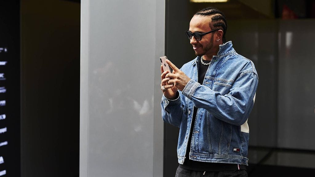 Lewis Hamilton ei enää seuraa Instagramissa muita käyttäjiä.