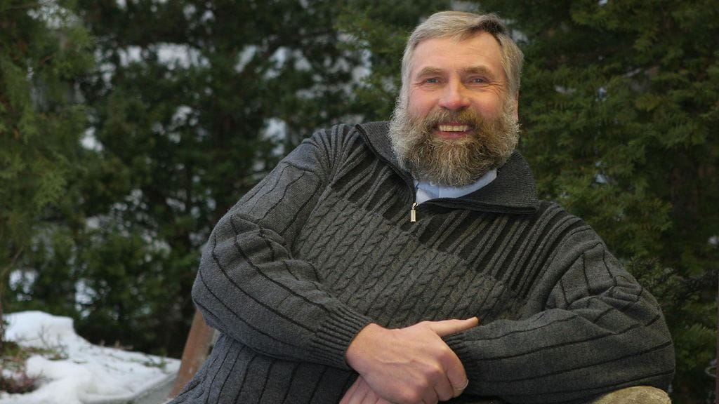 Juha Mieto näyttää esimerkkiä mahtavasta parrasta.