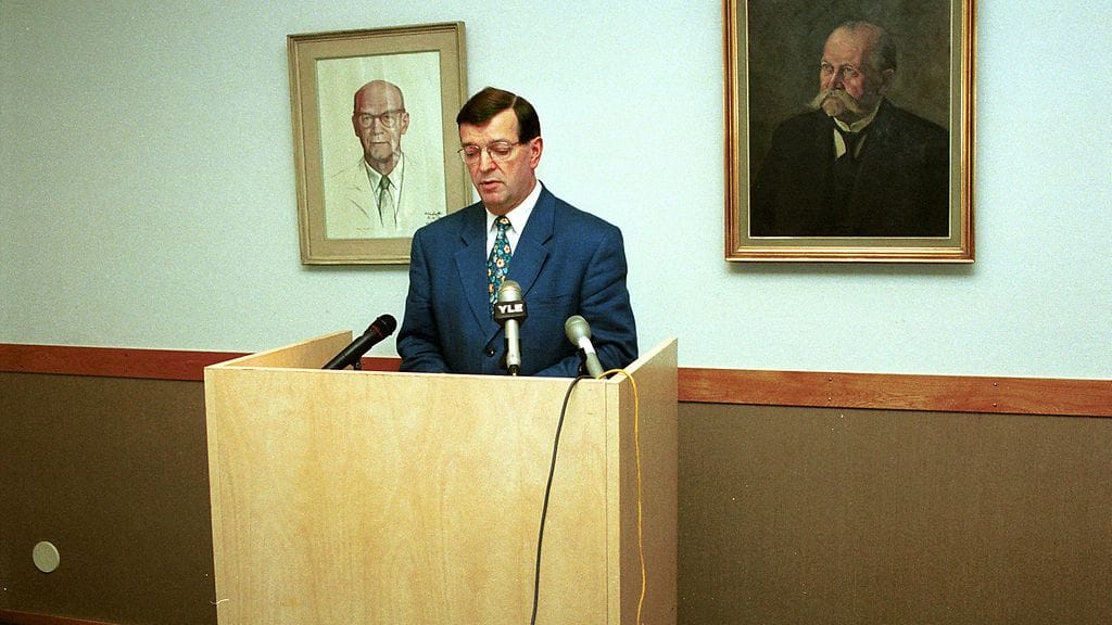 AOP Paavo Väyrynen