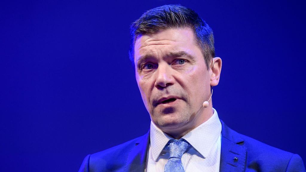 SM-liigan toimitusjohtaja Riku Kallioniemi otti kantaa päähän kohdistuneisiin taklauksiin.