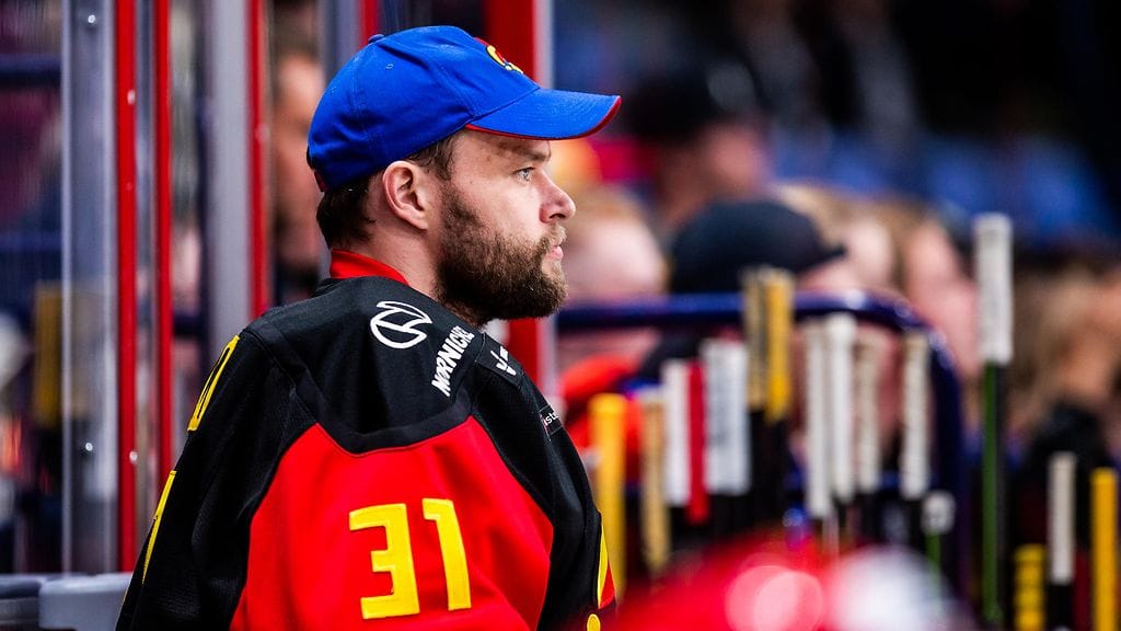 Antti Niemi aloittaa Jokereiden maalilla Lokomotiv Jaroslavlia vastaan.