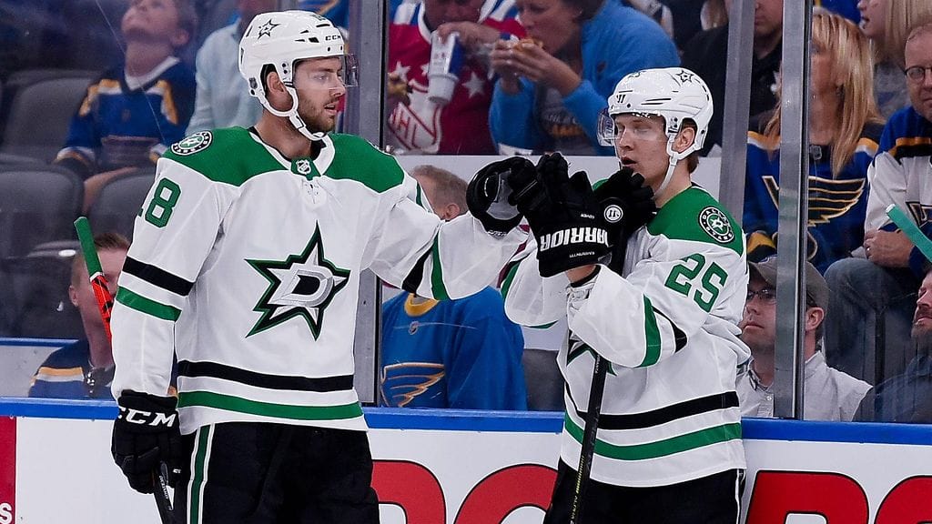 Dallas Stars lähetti Joel Kivirannan (oik.) farmiin.
