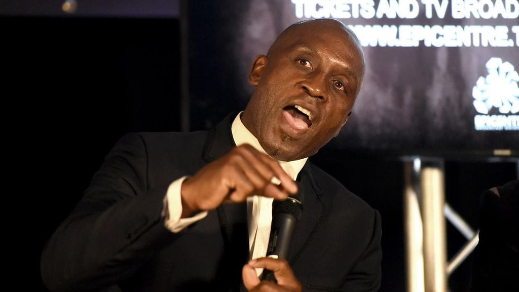 55-vuotias Nigel Benn palaa nyrkkeilykehään.