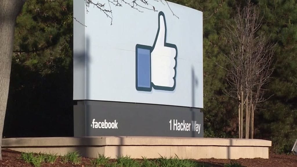 Facebookin voitto nousi.