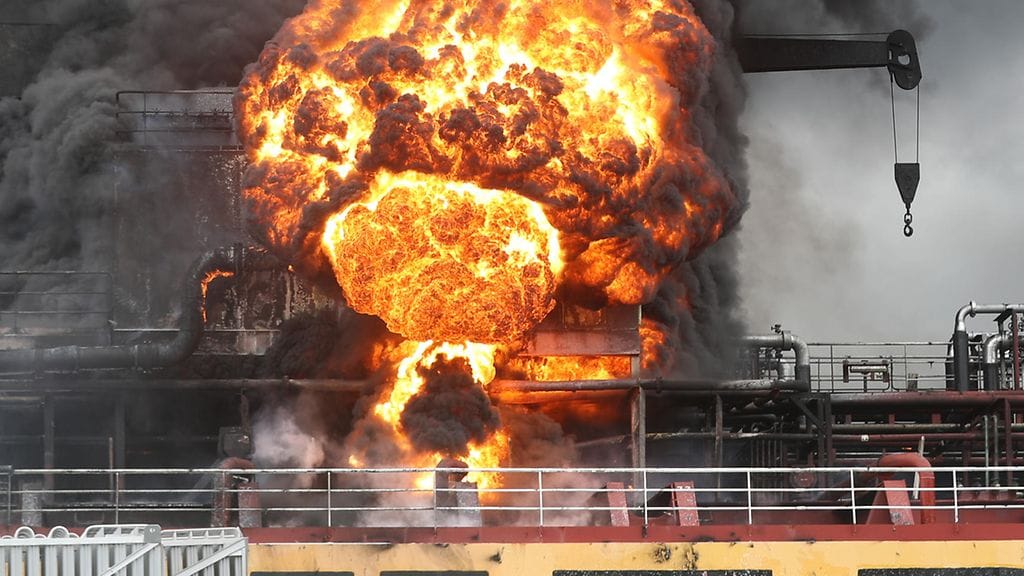 Paloviranomaisten mukaan ainakin 18 henkilöä loukkaantui räjähdyksen tai siitä syntyneen tulipalon vuoksi.