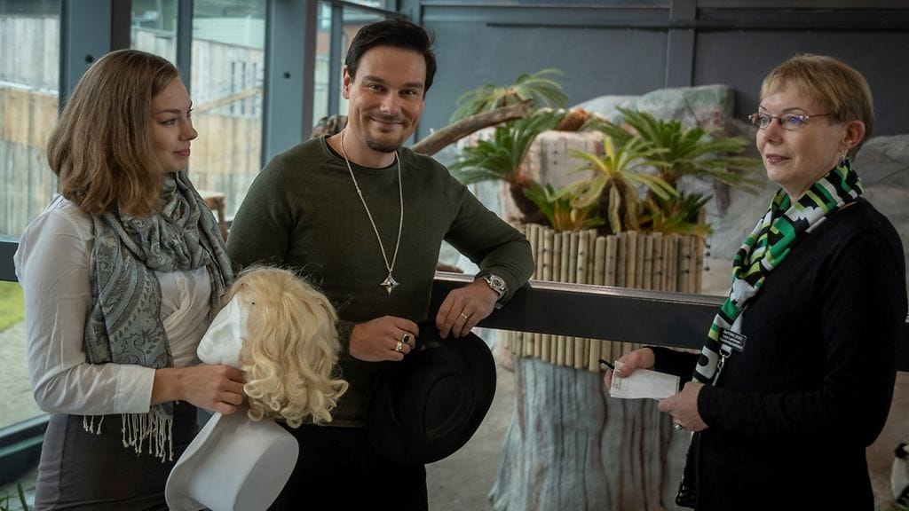 Tauno ja Ansa –musiikkikomedian päätähdet Eeva Saarenpää ja tangokuningas Tommi Soidinmäki kävivät onnittelemassa viikko sitten 5-vuotta täyttänyttä Lumi-pandaa. Lea Lahtinen kertoi pandojen suojeluhankkeesta, jossa Ähtäri Zoo on mukana.