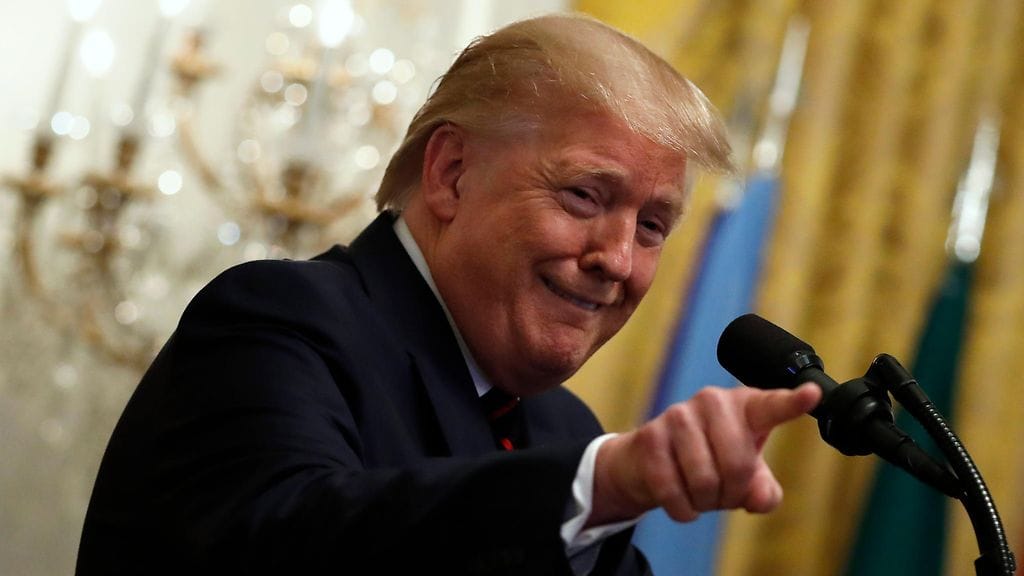 – He haluavat viedä aseenne, terveydenhoitonne, äänioikeutenne, vapautenne, presidentti luetteli videolla.