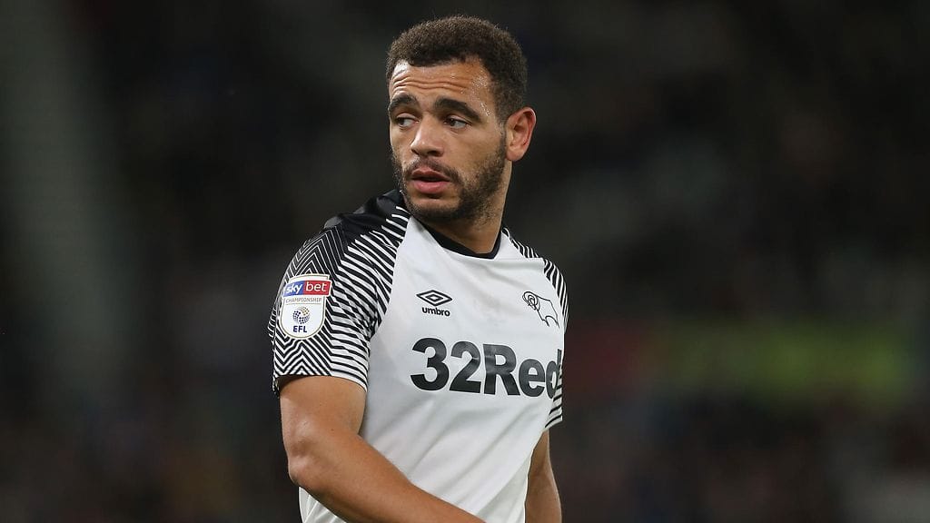 Derbyn Mason Bennettiä syytetään rattijuopumuksesta.