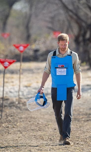 Prinssi Harry miinakentällä Afrikassa syyskuussa 2019