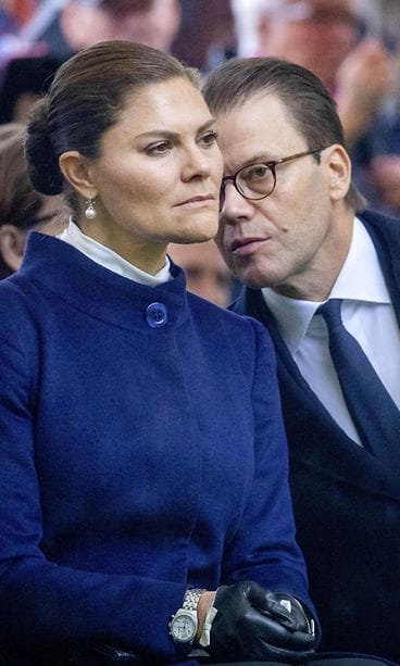 Prinsessa Victoria itkee Estonian muistotilaisuudessa (3)