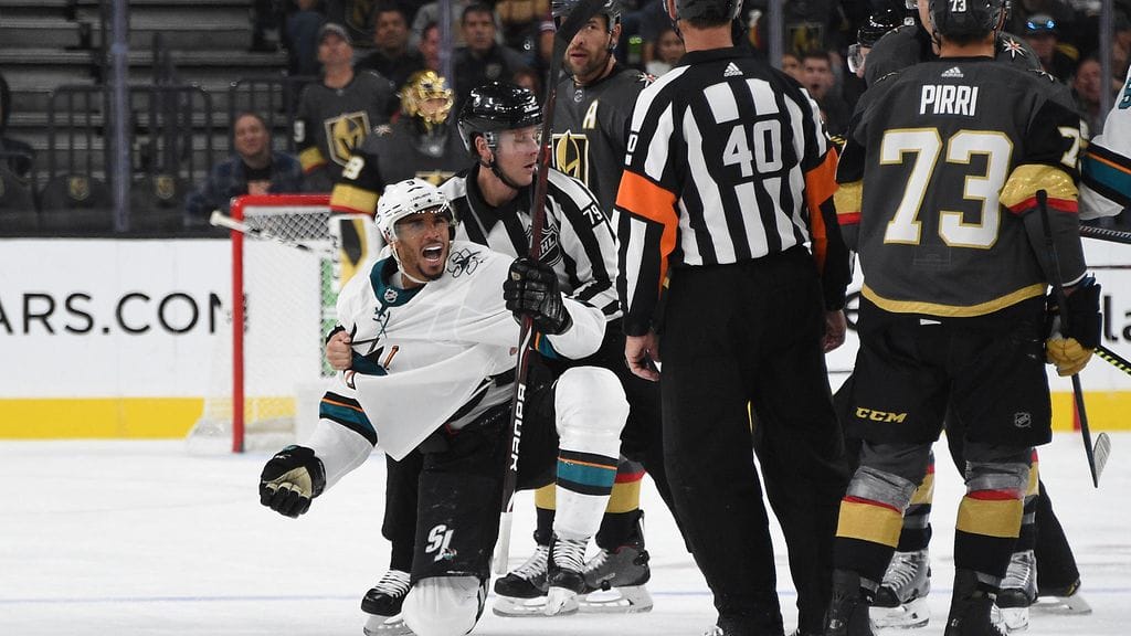 Evander Kane on sivussa pelikiellon takia San Jose Sharksin kolmesta ensimmäisestä ottelusta.