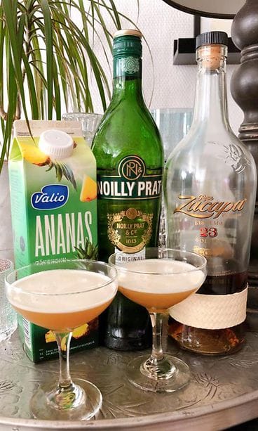 Yaka Hula Hickey Dula Cocktail