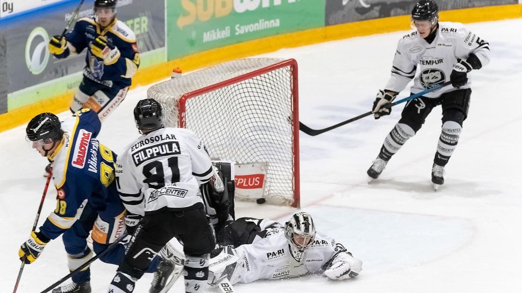 Jukurit kellisti TPS:n Mikkelissä.