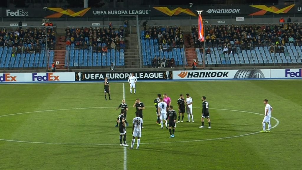 Dudelangen ja Qarabagin välinen ottelu keskeytettiin puoleksi tunniksi.