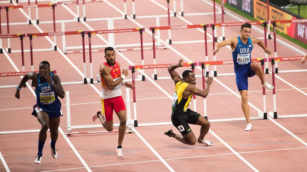 Miesten 110 metrin aidoissa Orlando Ortegalle jaettiin jälkikäteen pronssi.