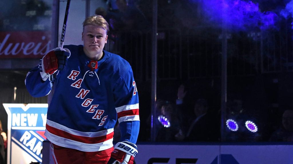 NHL-debyytistään nauttinut Kakko ei turhia jännittänyt:"On sitä ennenkin isoissa peleissä pelattu"